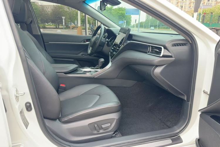 Used Toyota Camry 2021 2.0G Luxury Edition Interior 7