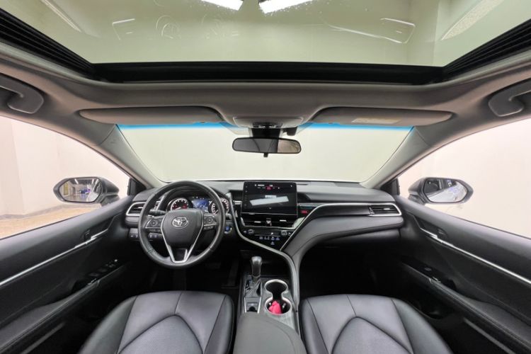Used Toyota Camry 2021 2.0G Luxury Edition Interior 7