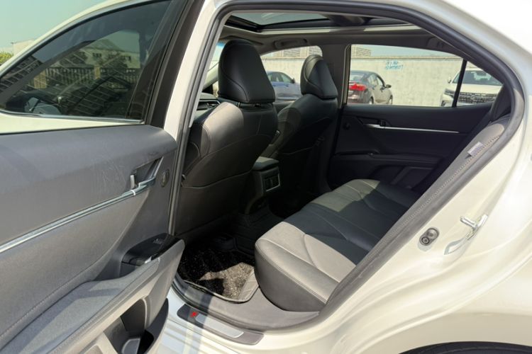 Used Toyota Camry 2021 2.5G Luxury Edition Interior 7