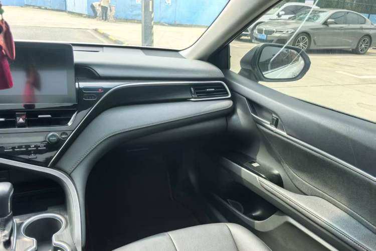 Used Toyota Camry 2021 2.5G Luxury Edition Interior 8