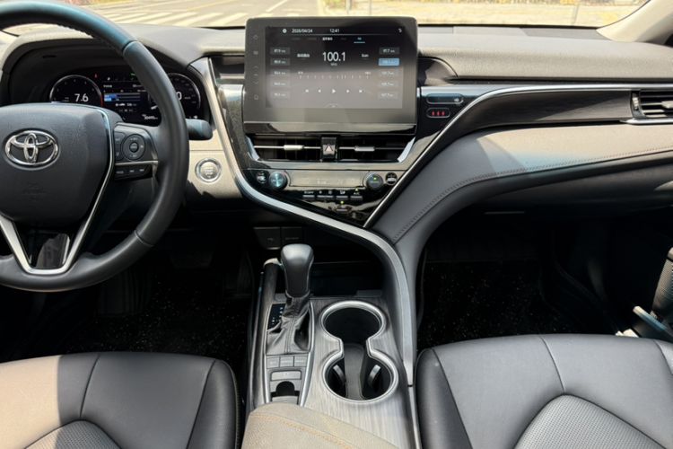 Used Toyota Camry 2021 2.5G Luxury Edition Interior 8