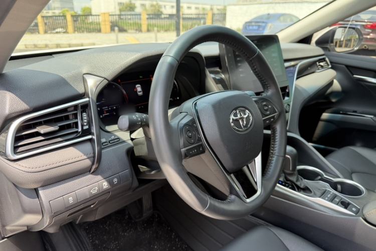 Used Toyota Camry 2021 2.5G Luxury Edition Interior 8