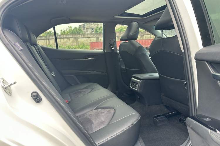 Used Toyota Camry 2021 2.0S FENGSHANG Edition Interior 9
