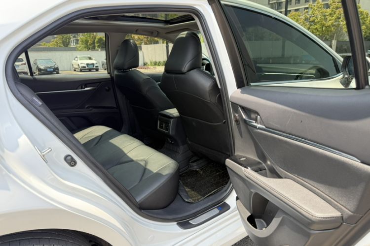 Used Toyota Camry 2021 2.5G Luxury Edition Interior 9