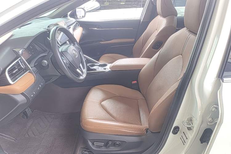 Used Toyota Camry 2021 2.5G Luxury Edition Left Front Seat