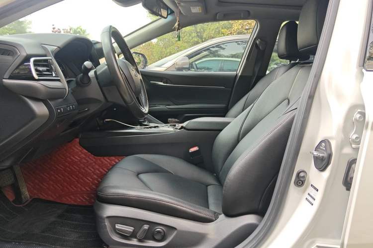 Used Toyota Camry 2021 2.5G Luxury Edition Left Front Seat