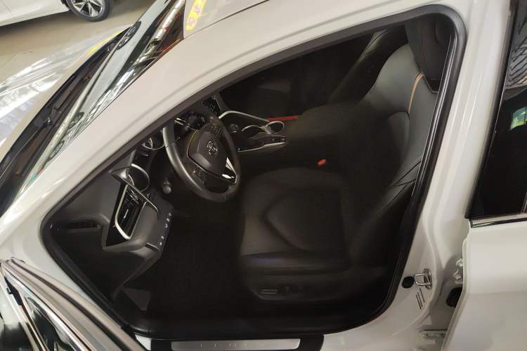 Used Toyota Camry 2021 2.0G Luxury Edition Left Front Seat