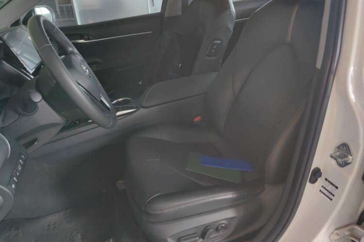 Used Toyota Camry 2021 2.5G Luxury Edition Left Front Seat