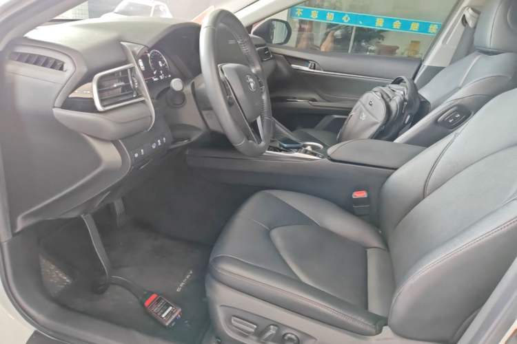 Used Toyota Camry 2021 2.5G Luxury Edition Left Front Seat