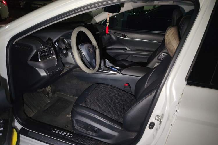 Used Toyota Camry 2021 2.0G Luxury Edition Left Front Seat