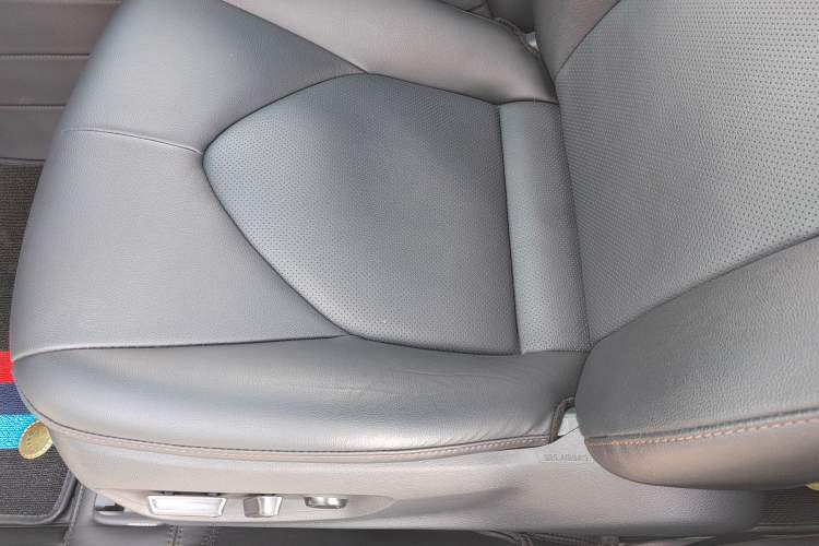 Used Toyota Camry 2021 2.5G Luxury Edition Left Front Seat