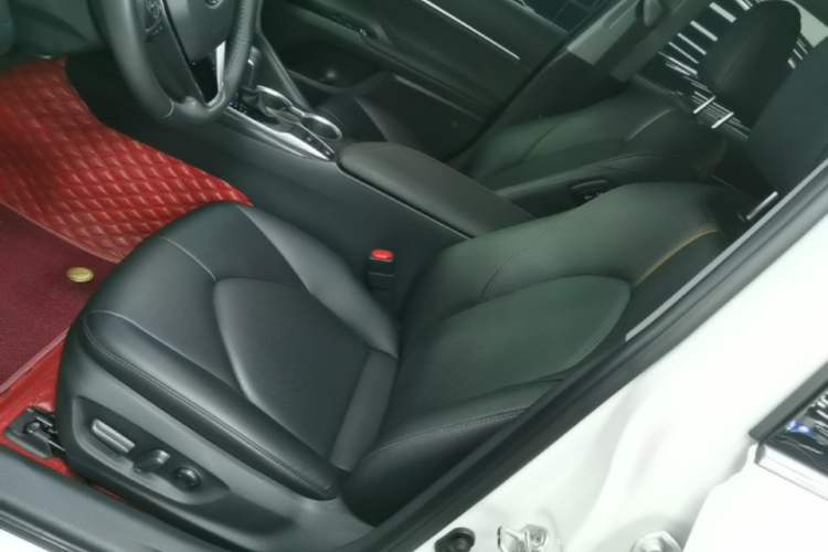 Used Toyota Camry 2021 2.0G Luxury Edition Left Front Seat