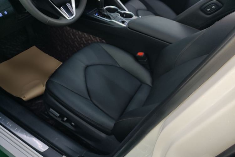 Used Toyota Camry 2021 2.0G Luxury Edition Left Front Seat