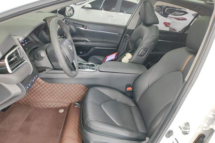 Used Toyota Camry 2021 2.5G Luxury Edition Left Front Seat