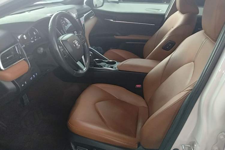 Used Toyota Camry 2021 2.5G Luxury Edition Left Front Seat