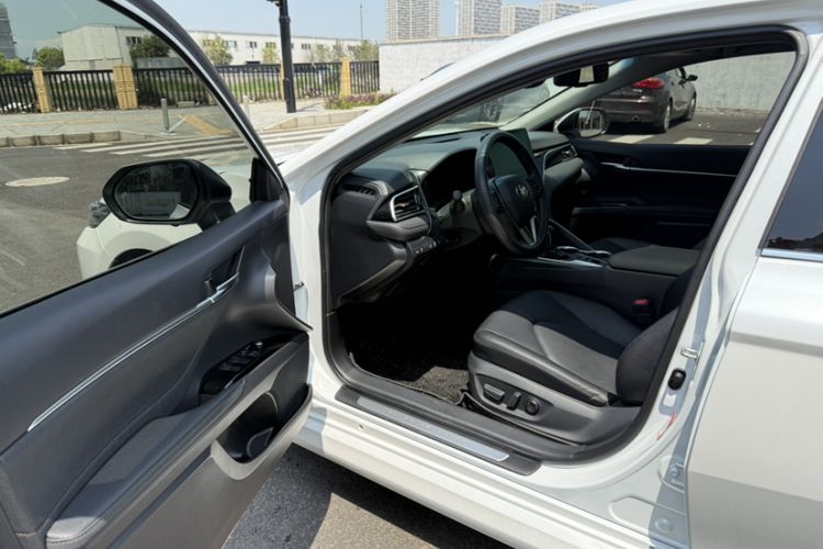 Used Toyota Camry 2021 2.5G Luxury Edition Left Front Seat