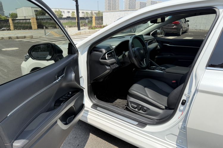 Used Toyota Camry 2021 2.5G Luxury Edition Left Front Seat