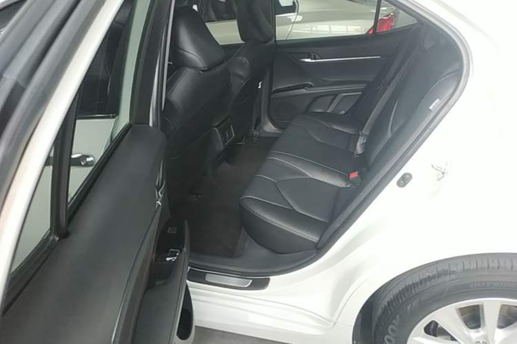 Used Toyota Camry 2021 2.0G Luxury Edition Left Rear Seat