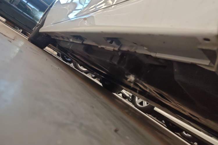 Used Toyota Camry 2021 2.5G Luxury Edition Left Side Sill