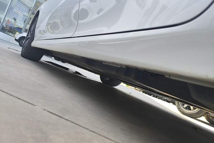 Used Toyota Camry 2021 2.5G Luxury Edition Left Side Sill