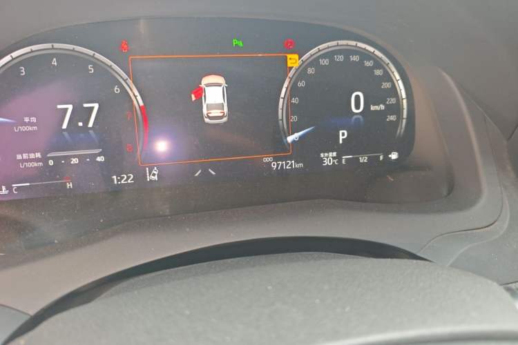 Used Toyota Camry 2021 2.5G Luxury Edition Odometer Close Up
