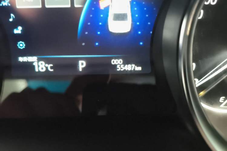 Used Toyota Camry 2021 2.0G Luxury Edition Odometer Close Up