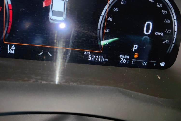 Used Toyota Camry 2021 2.5G Luxury Edition Odometer Close Up