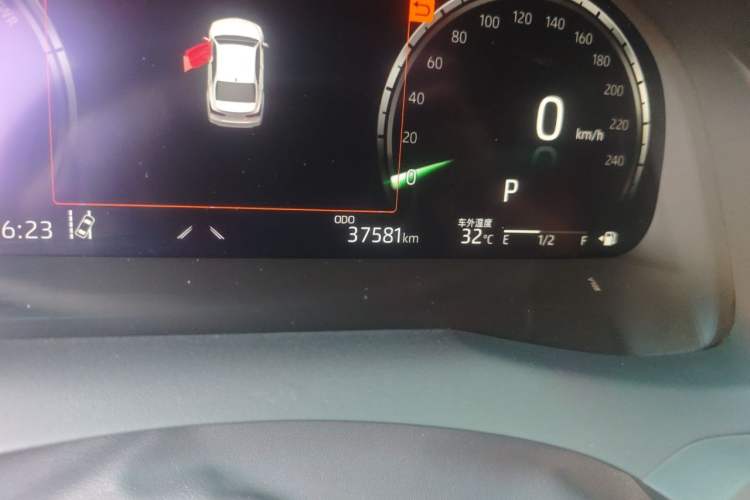 Used Toyota Camry 2021 Dual-Motor 2.5HG Luxury Edition Odometer Close Up