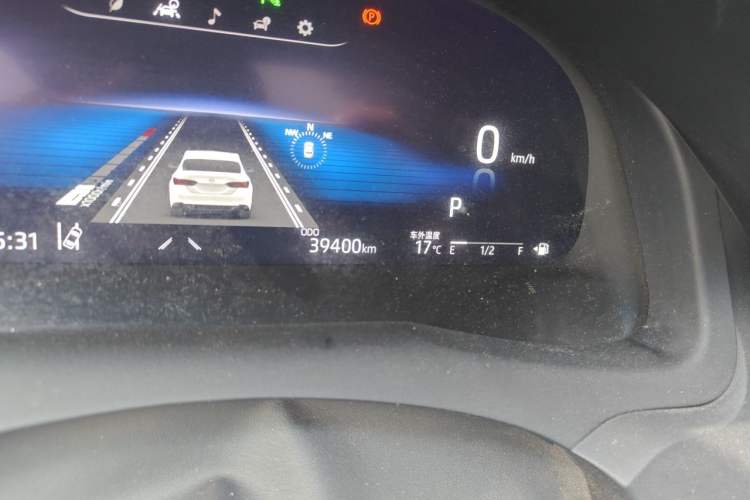 Used Toyota Camry 2021 2.5G Luxury Edition Odometer Close Up