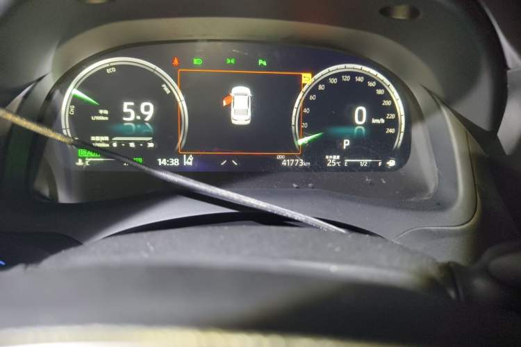 Used Toyota Camry 2021 Dual-Motor 2.5HG Luxury Edition Odometer Close Up