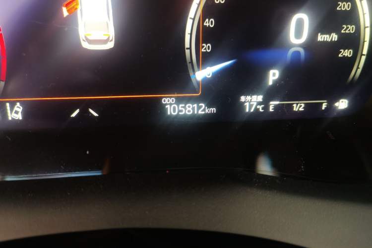 Used Toyota Camry 2021 2.5G Luxury Edition Odometer Close Up