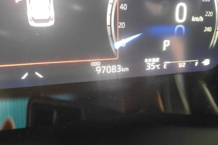 Used Toyota Camry 2021 Dual-Motor 2.5HG Luxury Edition Odometer Close Up