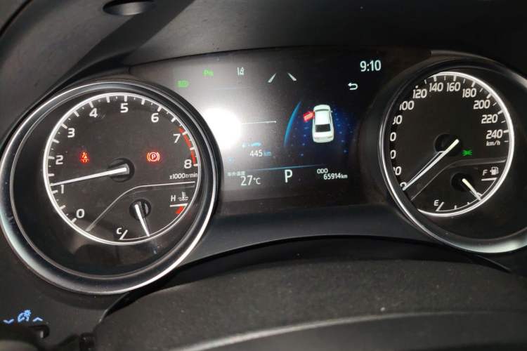 Used Toyota Camry 2021 2.0G Luxury Edition Odometer Close Up