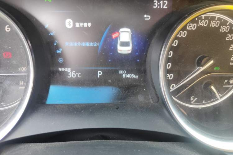 Used Toyota Camry 2021 2.5G Luxury Edition Odometer Close Up