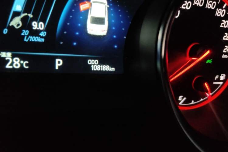 Used Toyota Camry 2021 2.0S FENGSHANG Edition Odometer Close Up