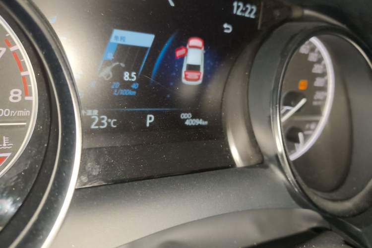 Used Toyota Camry 2021 2.0G Luxury Edition Odometer Close Up