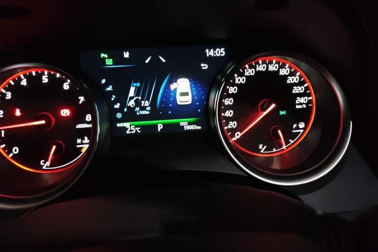 Used Toyota Camry 2021 2.0S FENGSHANG Edition Odometer Close Up