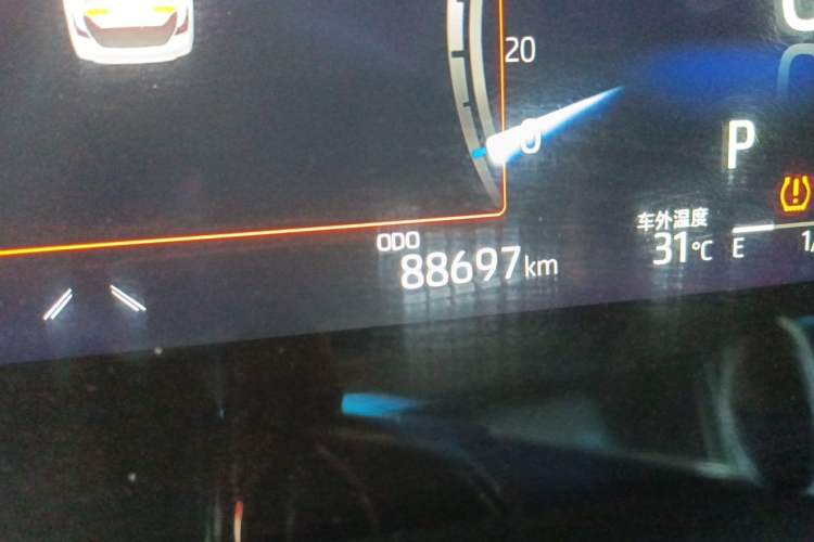 Used Toyota Camry 2021 Dual-Motor 2.5HG Luxury Edition Odometer Close Up