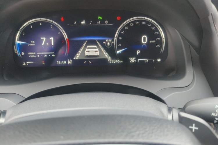 Used Toyota Camry 2021 2.5S Fēngshàng Edition Odometer Close Up