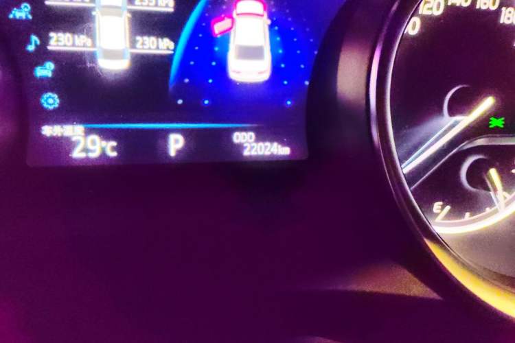 Used Toyota Camry 2021 2.0G Luxury Edition Odometer Close Up