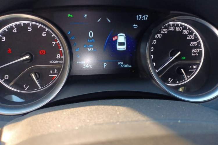 Used Toyota Camry 2021 2.0G Luxury Edition Odometer Close Up