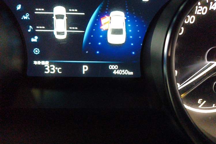 Used Toyota Camry 2021 2.0G Luxury Edition Odometer Close Up