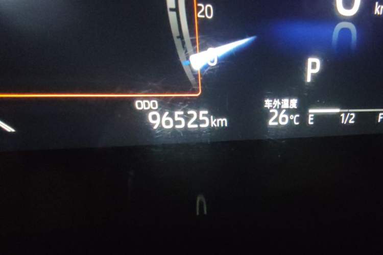 Used Toyota Camry 2021 2.5G Luxury Edition Odometer Close Up