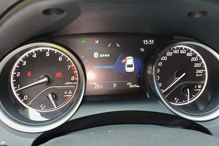 Used Toyota Camry 2021 2.0G Luxury Edition Odometer Close Up