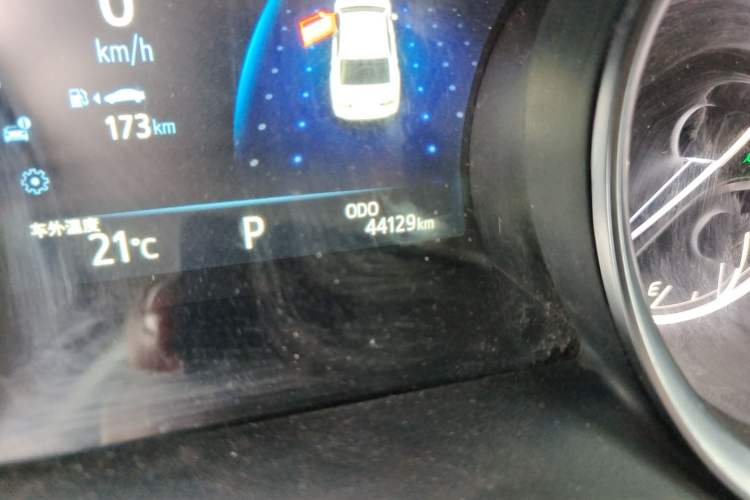 Used Toyota Camry 2021 2.0G Luxury Edition Odometer Close Up