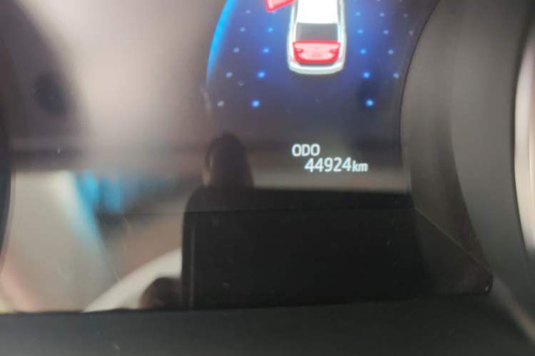 Used Toyota Camry 2021 2.0G Luxury Edition Odometer Close Up