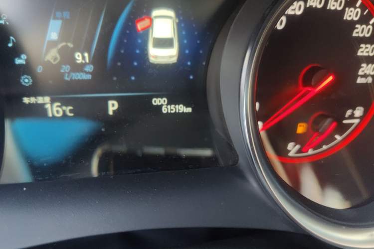 Used Toyota Camry 2021 2.0S FENGSHANG Edition Odometer Close Up