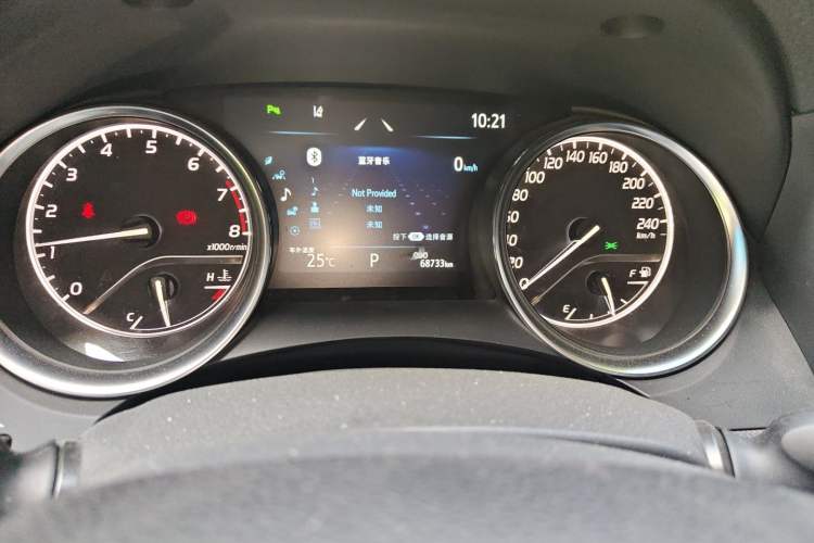 Used Toyota Camry 2021 2.0G Luxury Edition Odometer Close Up