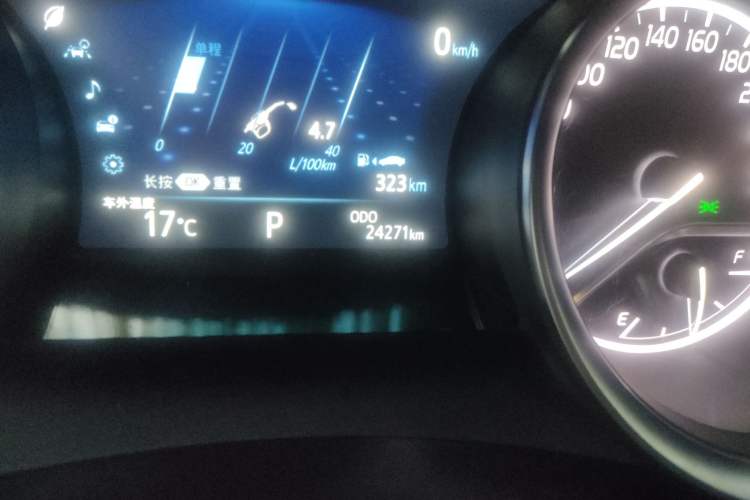 Used Toyota Camry 2021 2.0G Luxury Edition Odometer Close Up