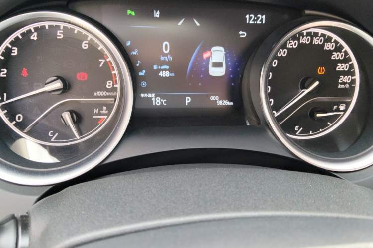 Used Toyota Camry 2021 2.0G Luxury Edition Odometer Close Up
